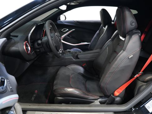 Used 2020 Chevrolet Camaro ZL1 RWD image 27