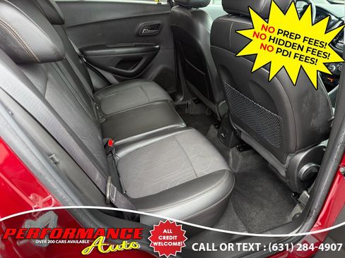 Used 2021 Chevrolet Trax LT w/ Driver Confidence Package AWD/4WD image 9