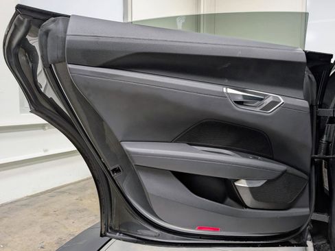 Used 2023 Audi e-tron GT Premium Plus image 17