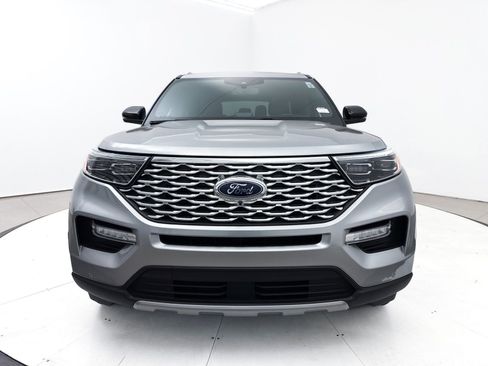 Used 2023 Ford Explorer Platinum w/ Technology Package image 17