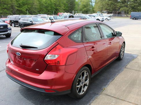 Used 2014 Ford Focus SE w/ Equipment Group 201A image 3