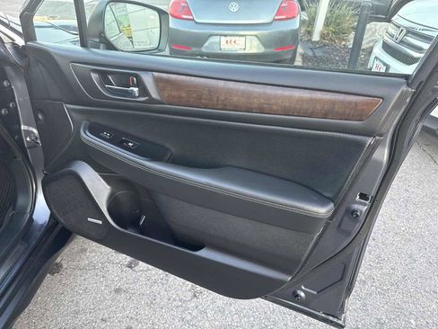 Used 2017 Subaru Outback 3.6R Limited image 23