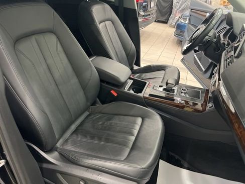 Used 2020 Audi Q5 e Premium Plus AWD/4WD image 18