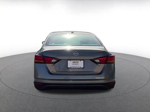 Used 2025 Nissan Altima 2.5 SV FWD image 12