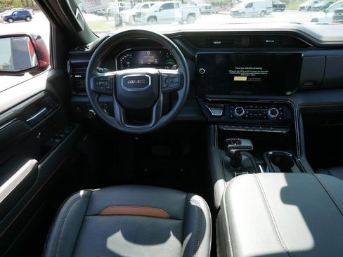 Used 2024 GMC Sierra 1500 AT4 w/ Technology Package AWD/4WD image 12