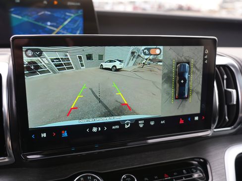 Used 2025 Ford Expedition Max Platinum w/ Driver's Package image 36