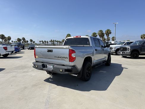 Used 2018 Toyota Tundra SR5 w/ SR5 Upgrade Package RWD image 3