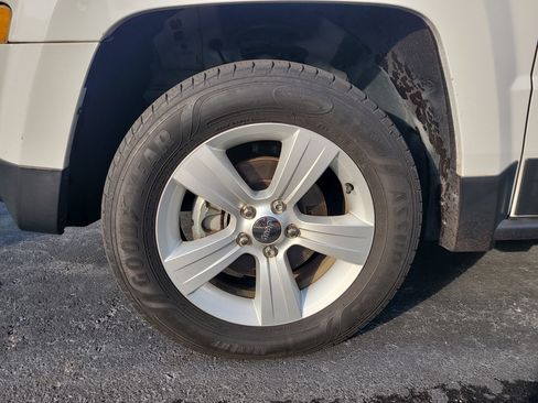 Used 2016 Jeep Patriot Latitude image 8