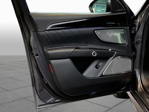 Used 2023 Maserati Grecale Modena AWD/4WD image 22