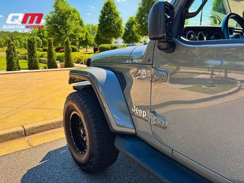 Used 2021 Jeep Gladiator Overland w/ Popular Equipment Package AWD/4WD image 11