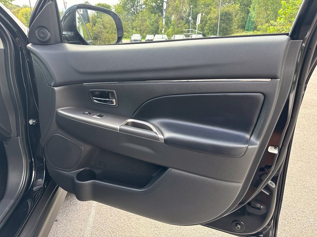 Used 2025 Mitsubishi Outlander Sport ES AWD/4WD image 32