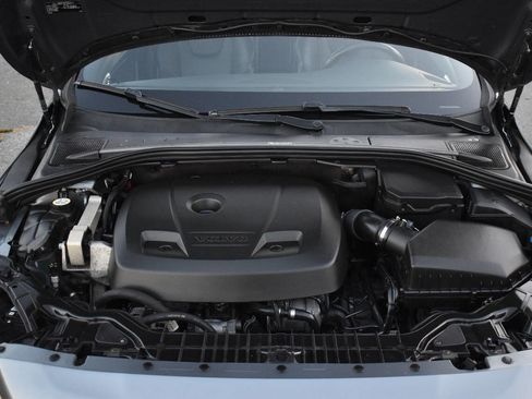 Used 2016 Volvo S60 T5 R-Design image 36