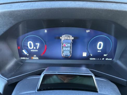 Used 2025 Ford Explorer ST-Line w/ ST-Line Street Pack image 23