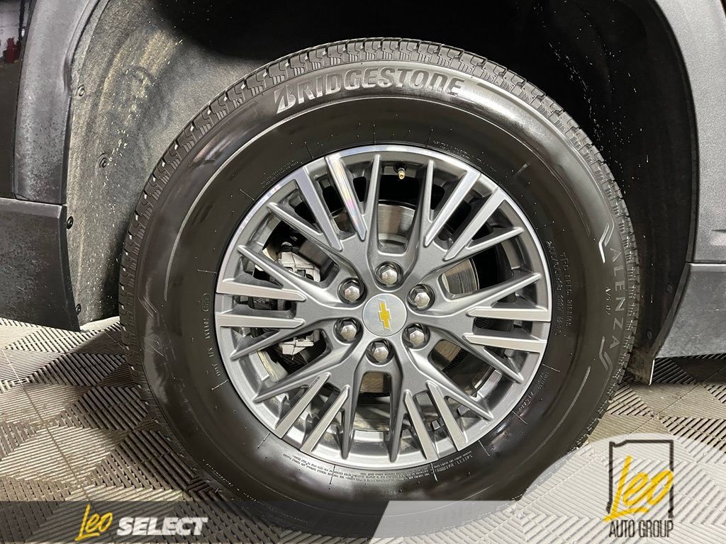 Used 2026 Chevrolet Traverse LT w/ Driver Confidence Package FWD image 33