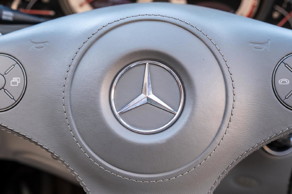 Used 2011 Mercedes-Benz SL 550 image 26