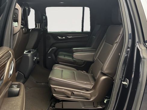 Used 2021 GMC Yukon XL Denali w/ Denali Ultimate Package image 13