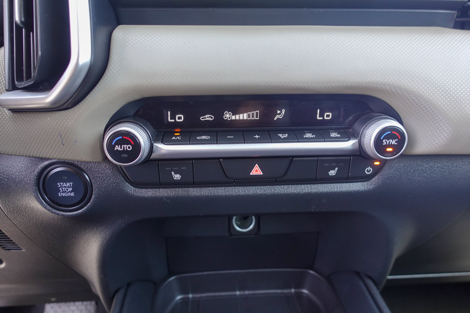 Certified 2025 MAZDA CX-50 AWD 2.5 S w/ Premium Package image 22