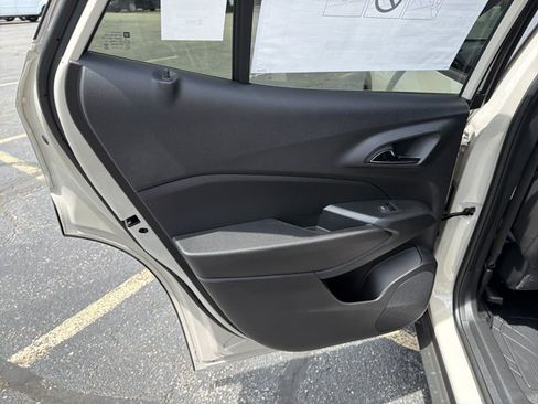 New 2026 Chevrolet Trax RS w/ Sunroof Package FWD image 24