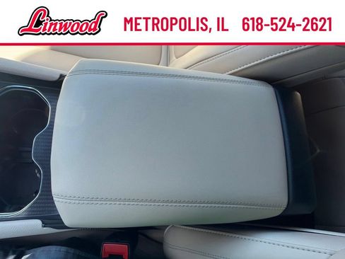 Used 2025 Jeep Grand Cherokee Limited AWD/4WD image 22
