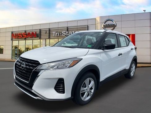 New 2025 Nissan Kicks Play S image 2