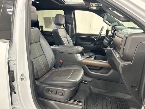 Used 2024 Chevrolet Silverado 3500 High Country w/ High Country Premium Package AWD/4WD image 24