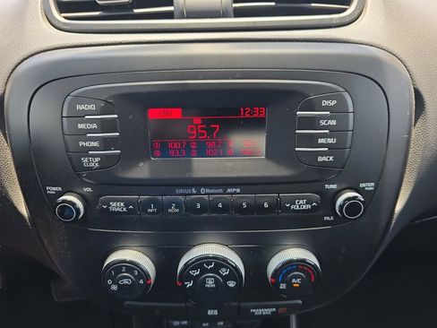 Used 2016 Kia Soul FWD image 22