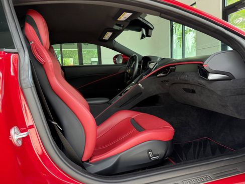 Used 2021 Ferrari Roma RWD image 33