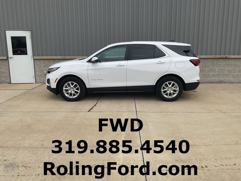 Used 2022 Chevrolet Equinox LT image 2