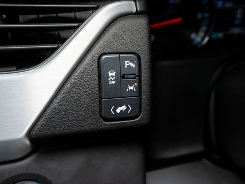 Used 2019 GMC Yukon SLT image 31