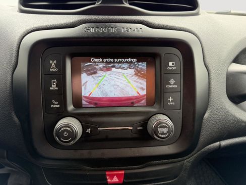 Used 2016 Jeep Renegade Trailhawk image 16