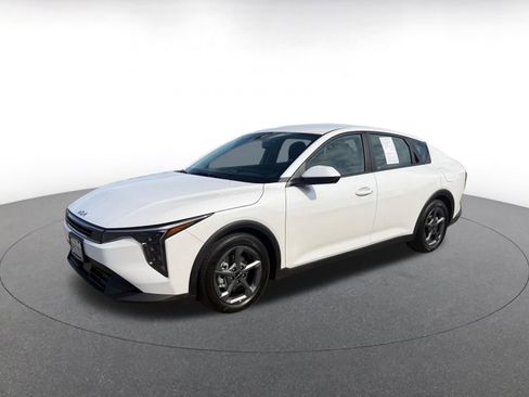 Used 2025 Kia K4 LXS image 7