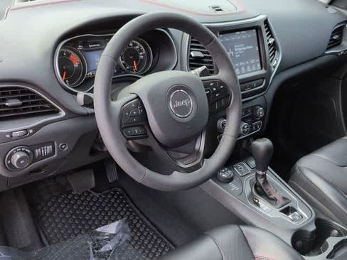 Used 2022 Jeep Cherokee Trailhawk w/ Premium Leather Package AWD/4WD image 10