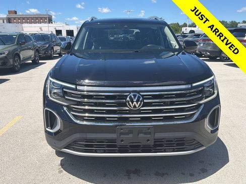 Used 2024 Volkswagen Atlas SEL AWD/4WD image 2
