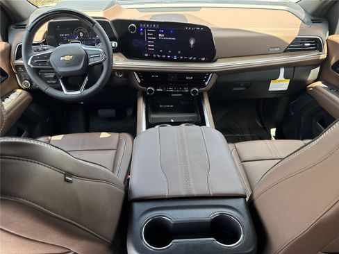 New 2026 Chevrolet Suburban High Country AWD/4WD image 14