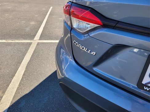 Used 2023 Toyota Corolla LE image 6