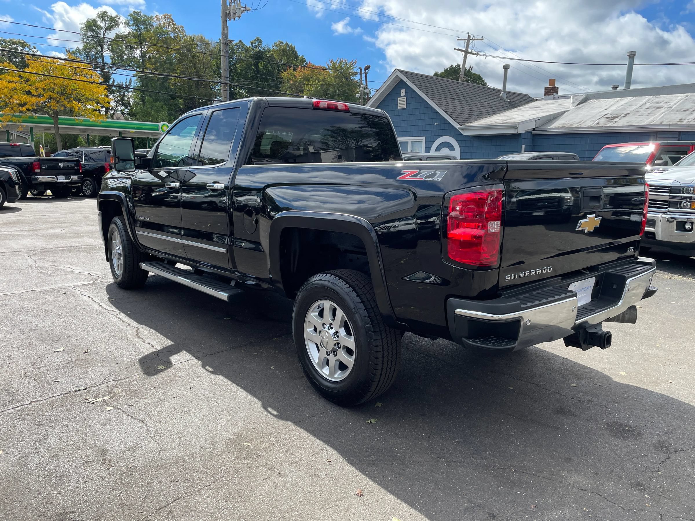 Used 2015 Chevrolet Silverado 2500 LTZ w/ LTZ Plus Package AWD/4WD image 3