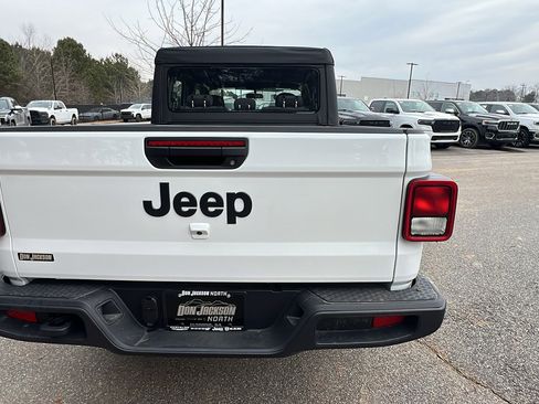 New 2026 Jeep Gladiator Sport image 9