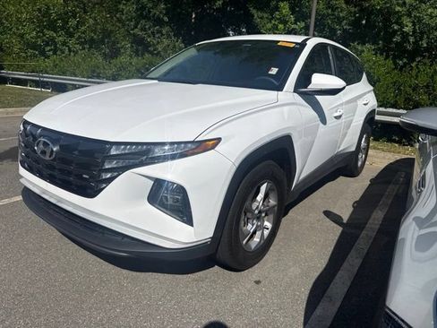 Certified 2024 Hyundai Tucson SE FWD image 1