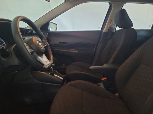 Used 2021 Nissan Kicks S FWD image 17