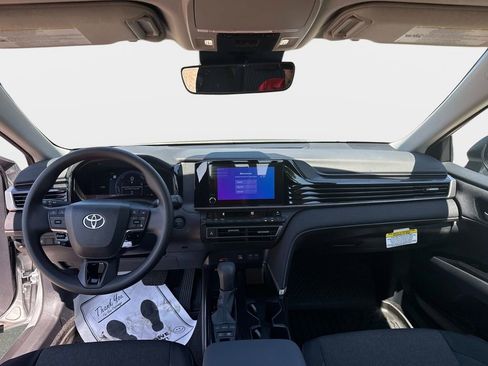 Used 2026 Toyota Camry LE w/ Convenience Package image 16