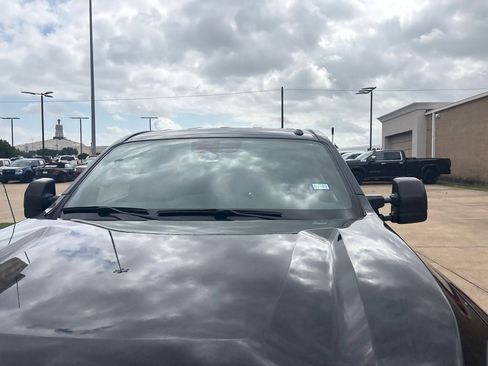 Used 2018 Nissan Titan SL w/ Midnight Edition AWD/4WD image 6
