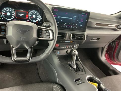 Used 2025 Ford Mustang Coupe image 6