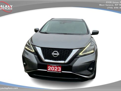 Used 2023 Nissan Murano SV image 2