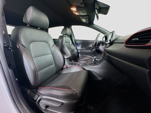 Used 2018 Hyundai Elantra GT Sport image 29