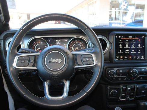 Used 2023 Jeep Gladiator Overland image 30