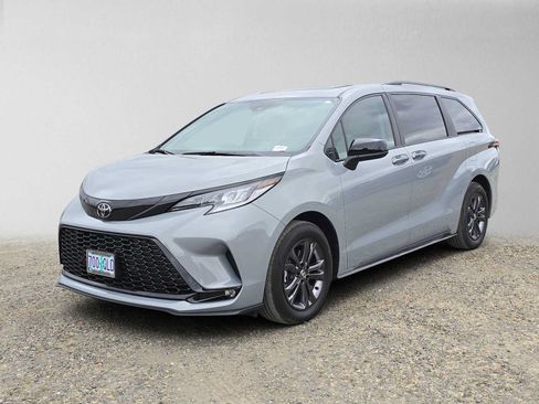 Certified 2026 Toyota Sienna XSE AWD/4WD image 8