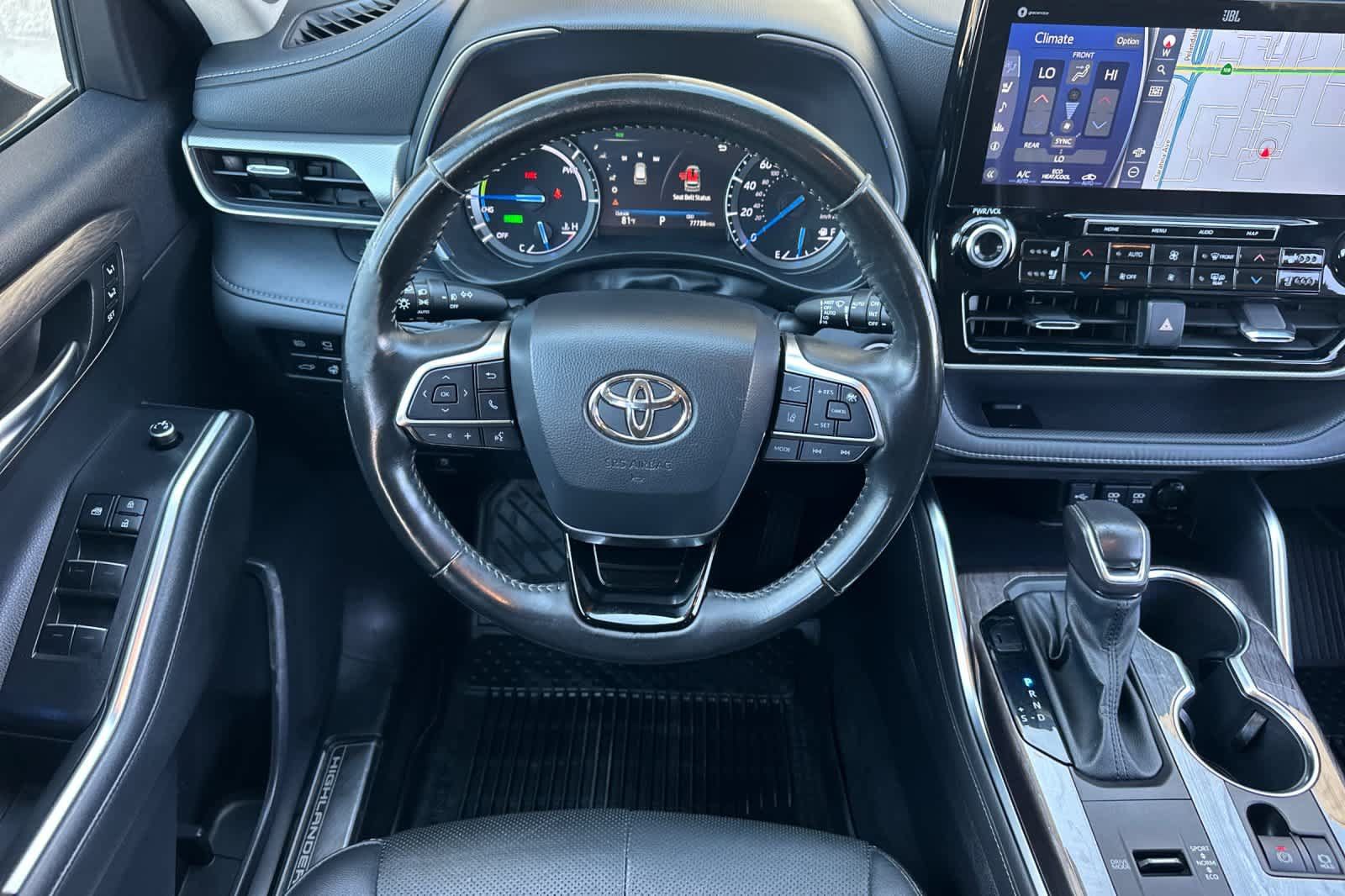 Used 2021 Toyota Highlander Platinum AWD/4WD image 13