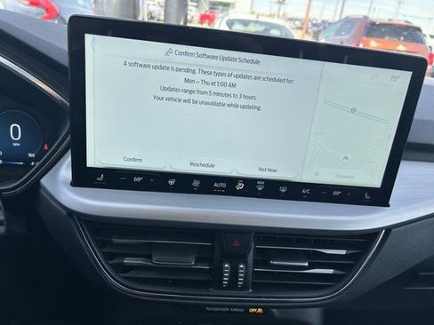 Certified 2025 Ford Escape Platinum AWD/4WD image 16