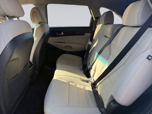 Used 2016 Kia Sorento LX FWD image 17