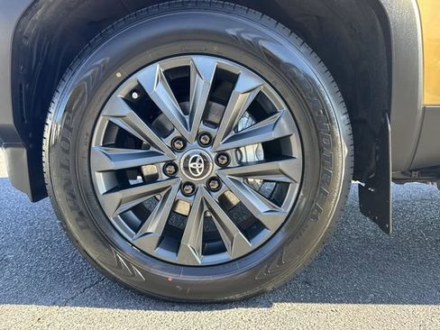 Certified 2024 Toyota Land Cruiser image 29